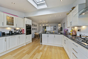 Kitchen- click for photo gallery